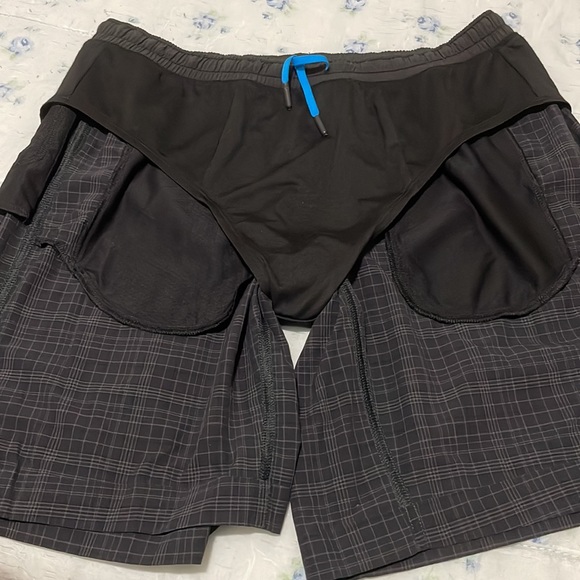 EUC Lululemon Pace Breaker Shorts - Picture 8 of 8